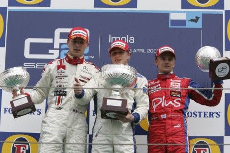Podiet med Premat (tv.), Carroll (midten) og Kovalainen (th.) (Foto: GP2series)